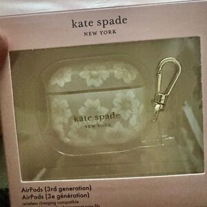New in box Kate Spade ear buds case